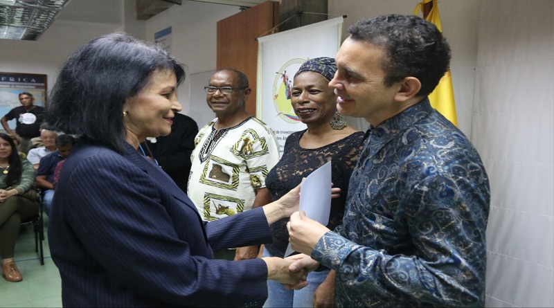 Centro de Saberes Africanos, Caribeños y Americanos entregan certificados a estudiantes de diplomados