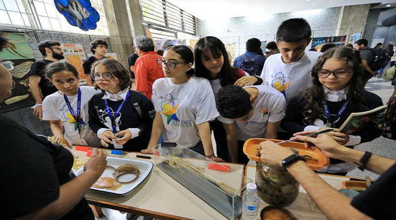 Estudiantes visitan la Facultad de Ciencias de la Universidad Central de Venezuela