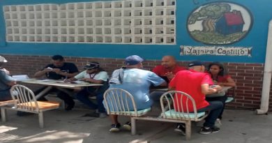 Cantv instala Punto de Atención Itinerante en La Guaira