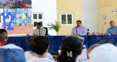 Presidente Maduro: El Poder Popular construye 70% de las viviendas en el país