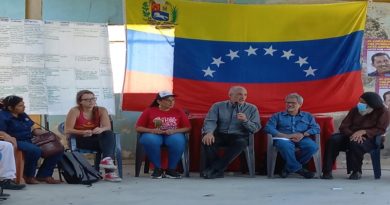Comuna “Lanceros de la Victoria” presenta mapa de soluciones y ACA al Gobierno Nacional