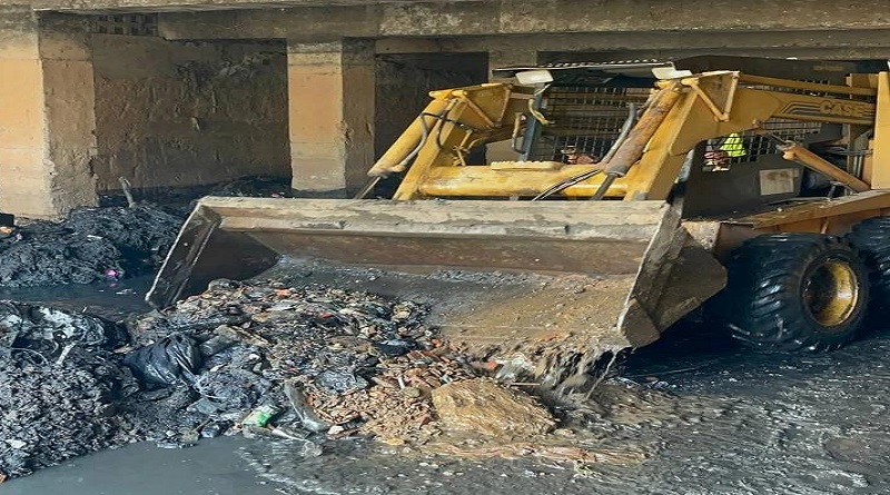 Cuadrillas de limpieza atienden quebrada en parroquia La Vega