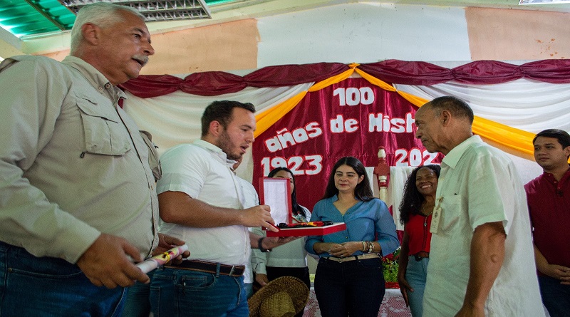 Portadores de la Cruz de Mayo de Panaquire reciben orden Francisco de Miranda