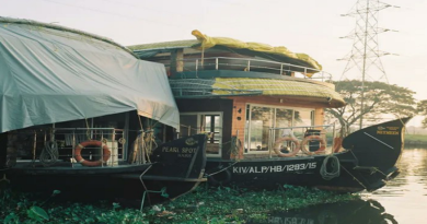 Fallecen 21 personas tras hundirse una casa flotante en India