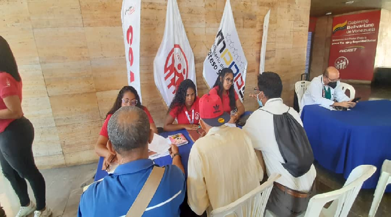 Brindan atención en materia de salud a adultos mayores en Caracas