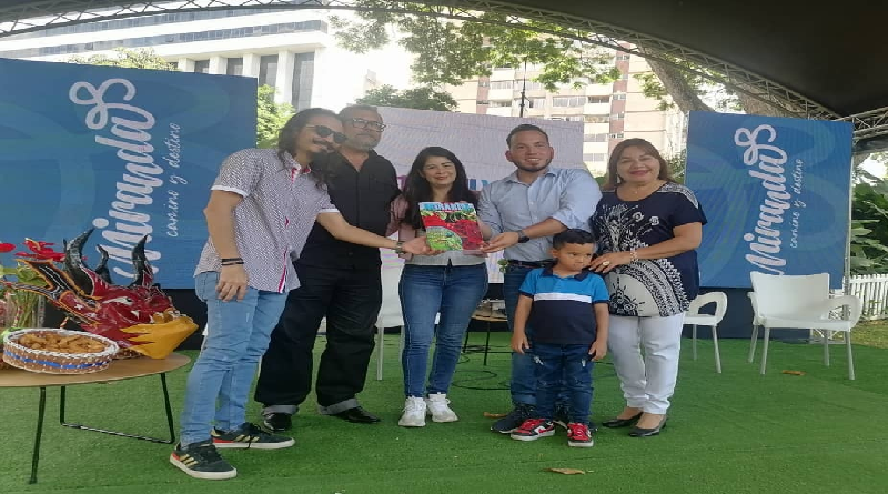 Joan Contreras presenta revista Miranda: Historia, relatos, ritmos, colores y sabores”