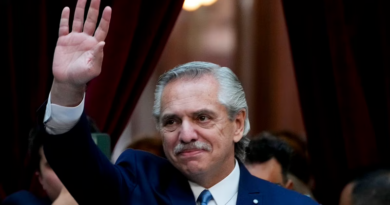 Presidente argentino cuestiona la legitimidad del préstamo del Fondo Monetario Internacional