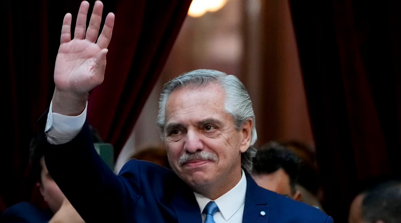 Presidente argentino cuestiona la legitimidad del préstamo del Fondo Monetario Internacional
