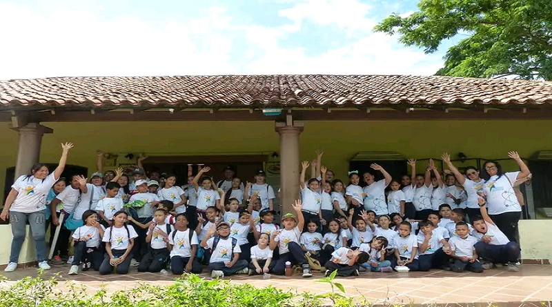Ruta Científica muestra a niños sobre el procesamiento del Cacao en Aragua