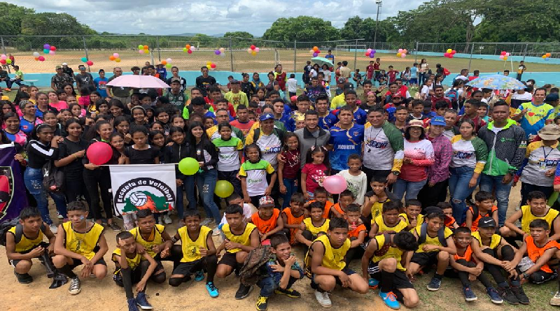 Con nutrida caminata inician fiestas en honor a Santa Rita en Guasipati