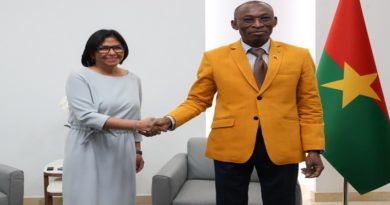 Vicepresidenta Rodríguez y Primer Ministro de Burkina Faso trataron agenda de cooperación
