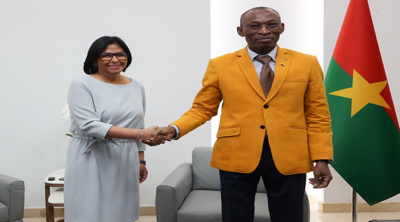 Vicepresidenta Rodríguez y Primer Ministro de Burkina Faso trataron agenda de cooperación