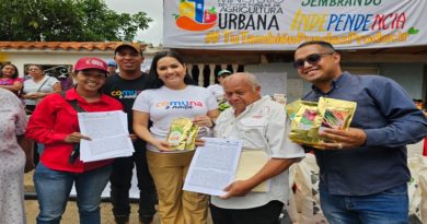 Entregan financiamientos a productores agrourbanos de la parroquia Antímano de Caracas