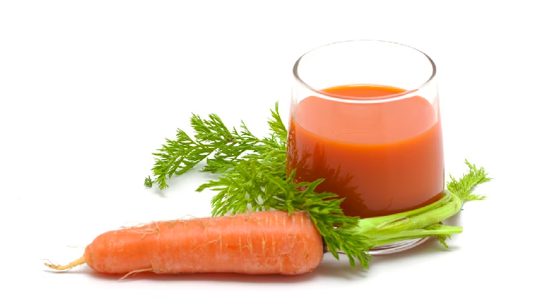 Tomar este jugo antes de dormir mejora la salud visual