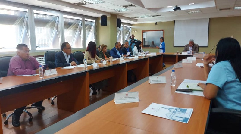 Comisión de Energía y Petróleo AN debate sobre la quema de gas en Venezuela