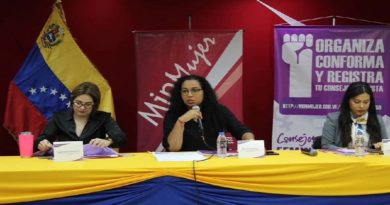Realizan conversatorio para garantizar derechos humanos de la mujer en Caracas