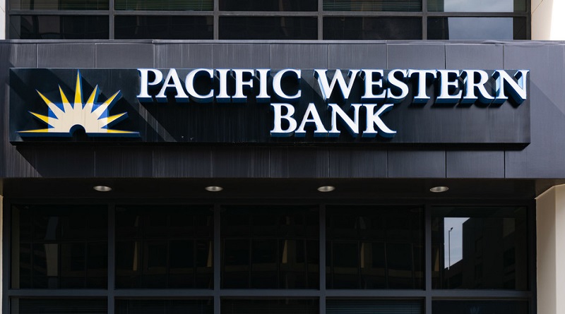 Fuertes caídas registran acciones de bancos regionales de EE.UU.