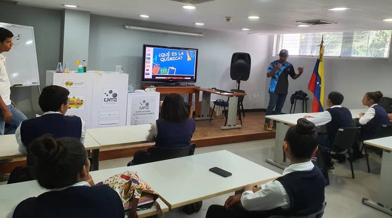 Incentivan estudios por la química en jóvenes del Inces