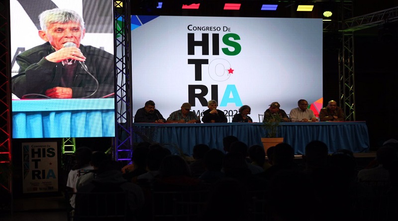 Congreso de Historia de Mérida cierra mesas de trabajo con una gran participación