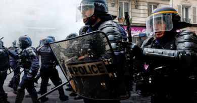 Nuevas protestas en Francia contra reforma de pensiones de presidente Macron