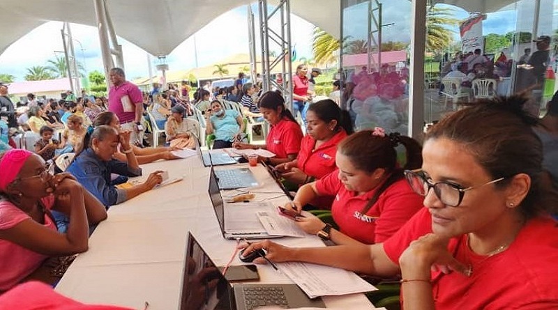 Emprendedores participan en jornada de inscripción y actualización de RIF en Guayana