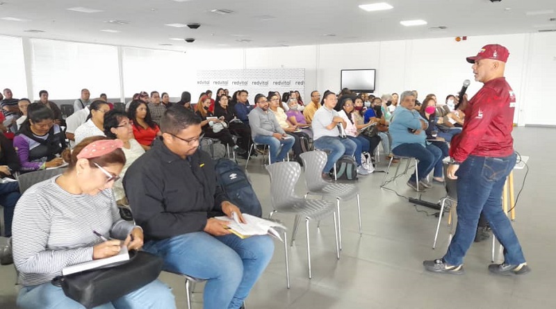 Seniat imparte charlas sobre deberes formales a 243 nuevos contribuyentes especiales