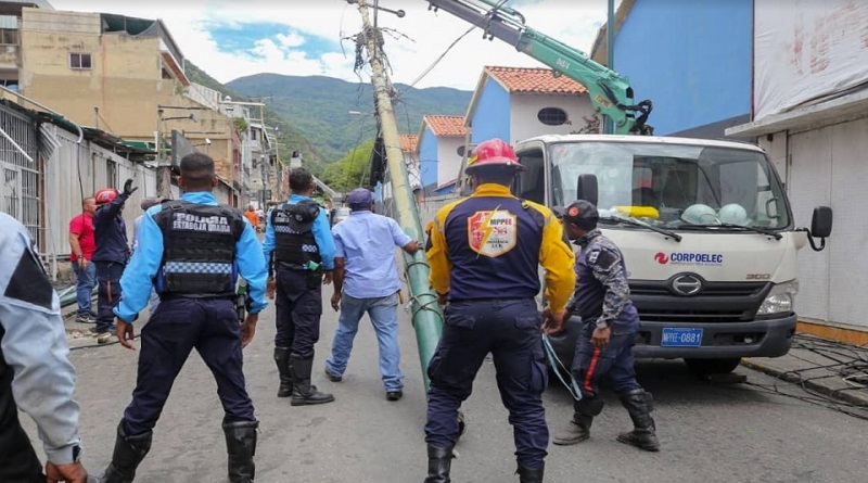 Trabajadores de Corpoelec atienden contingencia eléctrica en La Guaira