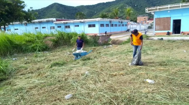 Trabajadores de Carabobo recuperan espacios del CDI Portuario