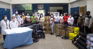 Entregan insumos a centros de salud del municipio Santiago Mariño