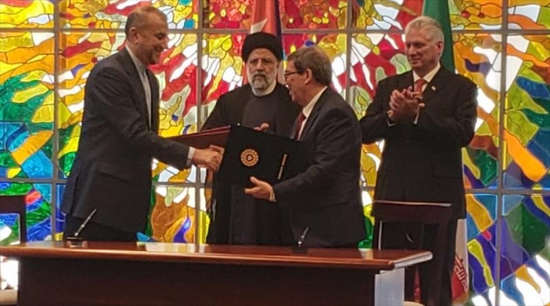 Cancilleres de Irán y Cuba intercambian acuerdos firmados en la presencia de los presidentes de ambos países, La Habana, 15 de junio de 2023. (Foto HispanTV)