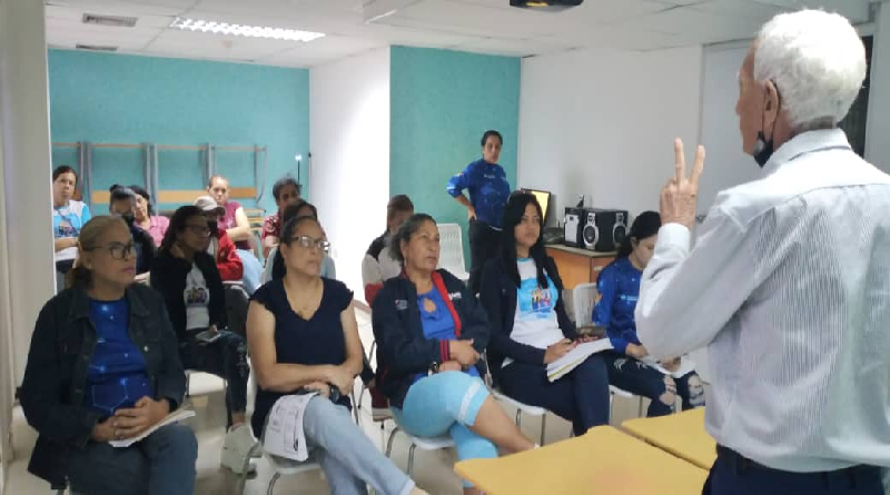 Consejos Feministas de Anzoátegui evalúan proyectos para fortalecer la ciencia y tecnología