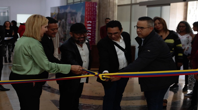Inauguran colección Rostros de Bolívar de Juan José Perdomo en Caracas