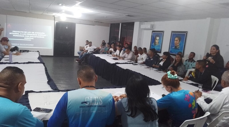 Promoverán proyecto ley para atención a personas con discapacidad auditiva en Sucre