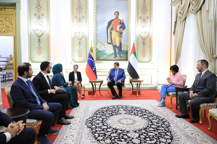 Presidente Maduro recibe en Miraflores a ministra de Emiratos Árabes Unidos