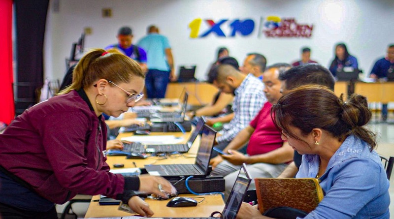 Entregan créditos a emprendedoras y emprendedores en Anzoátegui