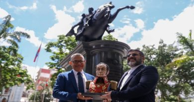 Ministro Ernesto Villegas se reúne con su homólogo iraní Mohamad Mahdi Esmaeili