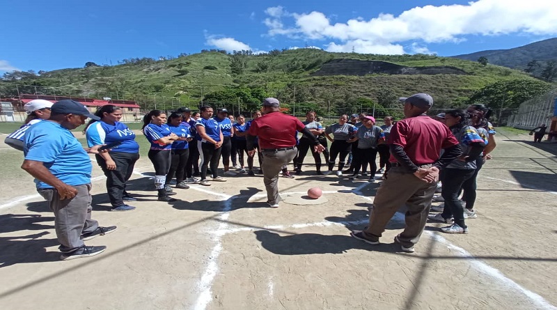 Realizan primer Torneo de Kickingball femenino 2023 del sector salud en Caracas