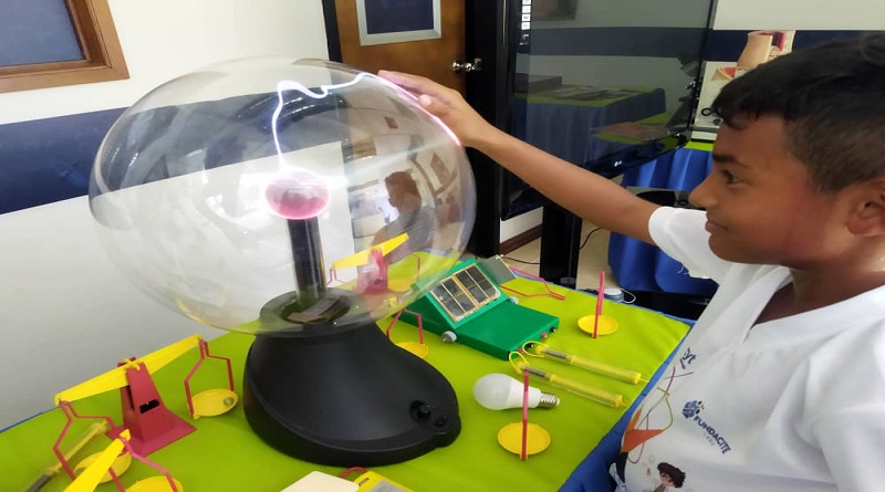 Estudiantes visitan Sala de Ciencia «Anamaría Font» en Fundacite Lara