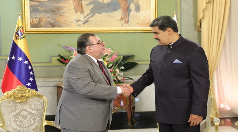 Presidente Maduro recibe en Miraflores cartas credenciales del embajador de Uruguay