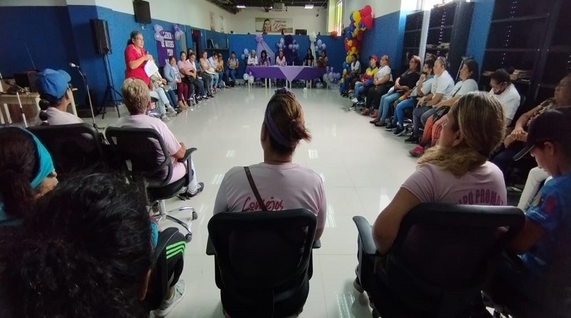 Conforman consejos feministas en Caracas en contra de la violencia de género