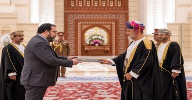 Embajador David Velásquez entrega carta credencial al Sultán Haitham Bin Tarik