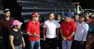 Supervisan trabajos de instalación de tuberías en comunidad Ruezga Norte de Lara