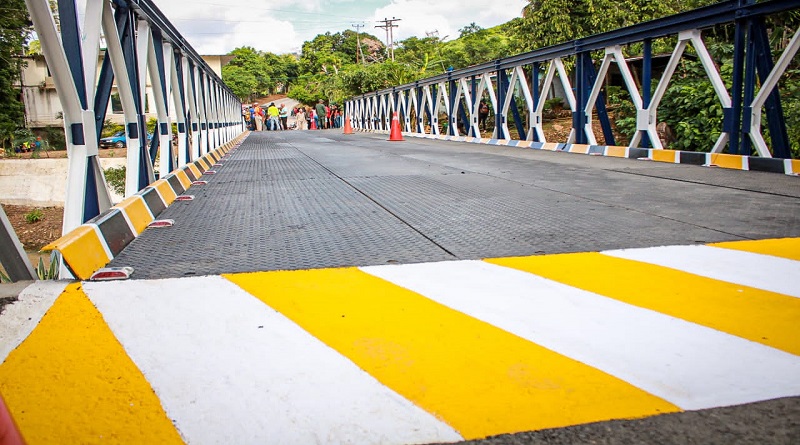 Inauguran Puente Río Casanay en el estado Sucre
