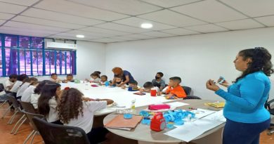 Estudiantes reciben charla por el Día Mundial de los Océanos en Aragua