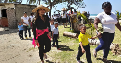 Realizan saneamiento de playa en Chuspa estado La Guaira