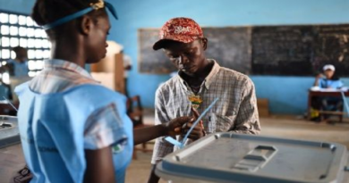Sierra Leona realiza elecciones para elegir a su nuevo presidente