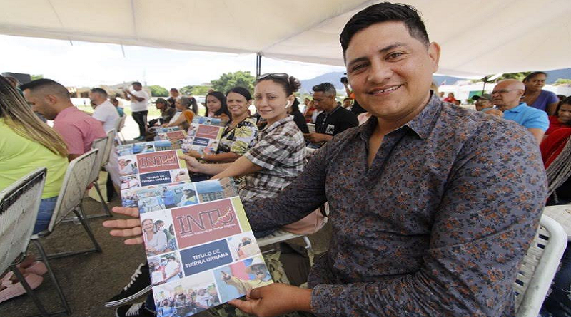Entregan 270 títulos de tierras urbanas en municipio Paz Castillo de Miranda