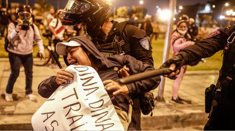 Expolicía declara que Boluarte autorizó armas contra protestas en Perú