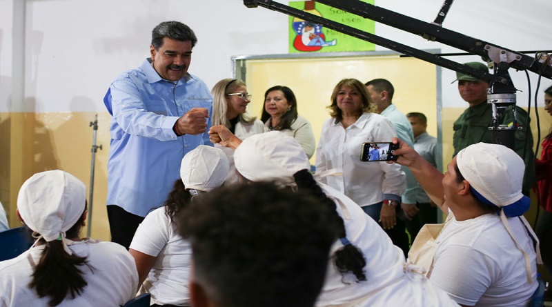 Presidente Maduro ofrece balance sobre avances de BRICOMILES en educación