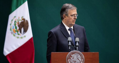 Canciller mexicano Marcelo Ebrard renuncia para lanzar candidatura a la presidencia